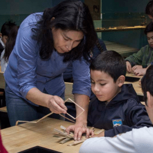 Talleres de Artesanía gratuitos en Centro Cultural Palacio La Moneda