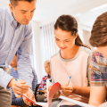 La formación del profesorado para la educación inclusiva: Un proceso de desarrollo profesional y de mejora de los centros para atender la diversidad