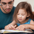 La influencia de la familia en el hábito lector. Criterios de selección de recursos para la lectura y alfabetización informacional