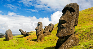Mineduc junto a UNESCO lanzan Plan de Revitalización para fortalecer la cultura y lengua rapa nui