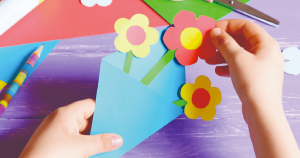 Los beneficios de las manualidades para niños