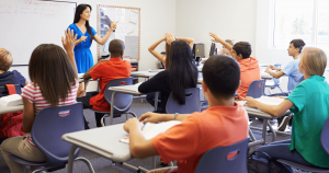 Formación de Ciudadanía en la Escuela dentro de la Transición Democrática: ¿Promover Escalas de Valores o el Desarrollo del Razonamiento Moral?