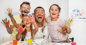 Aprender jugando: la capacitación a padres para enseñar a sus hijos