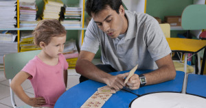Deconstruir roles desde la niñez: los hombres protagonistas de la educación parvularia