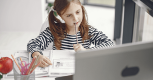 Encuesta del CIAE de la U. De Chile revela grandes diferencias sociales en acceso a la educación remota y detecta preocupantes señales de problemas socioemocionales en niños y niñas