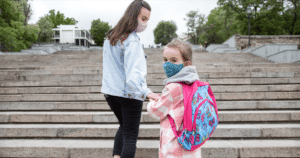 Faltar al jardín infantil por pandemia: estudio detecta preocupante retraso en niños vulnerables en desarrollo general, socioemocional y lenguaje