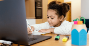De la educación a distancia a la híbrida: 4 elementos clave para hacerla realidad